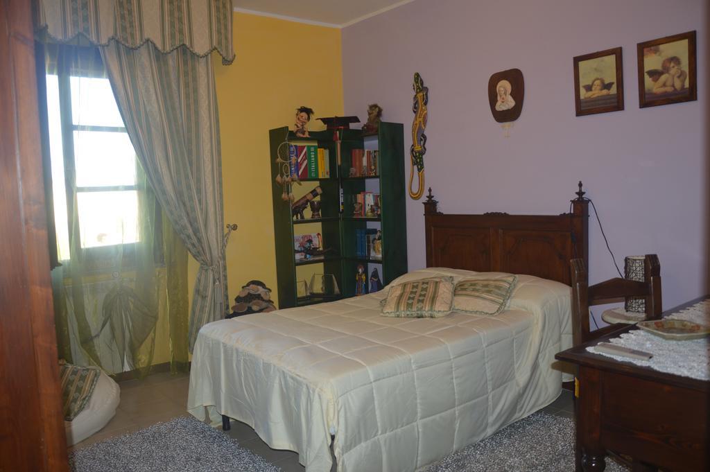 B&B Fra E Fe Arborea Bilik gambar